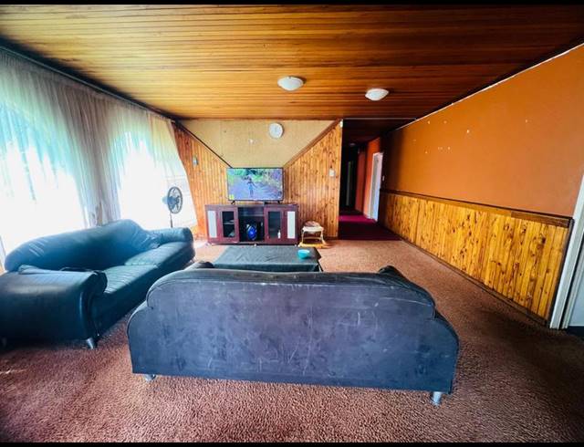 8 BEDROOM HOUSE FOR SALE IN LAUDIUM